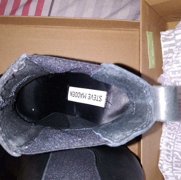 Booties - Picture 6 of 7